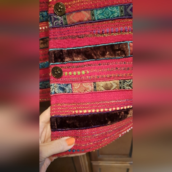 Ladies Coldwater Creek Red With Multi Colors Blazar LRG Raised Lines/Velvet etc. - Picture 11 of 12